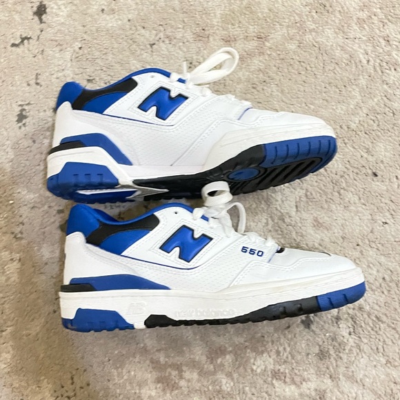 SALE* New Balance 550 White and Blue Sneakers NEW - Picture 3 of 7